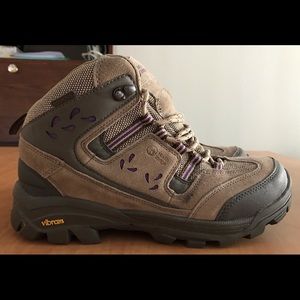 North Ridge hiking/walking boots, Size 9